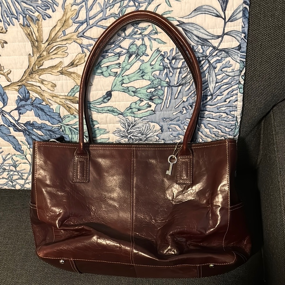 Fossil Laptop Bag. Good Condition. Elegant Brown Leather Tote Bag